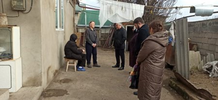 Глава сельского поселения «с/с «Магарамкентский» вместе с членами штаба СП посетил семьи пожилых и инвалидов.